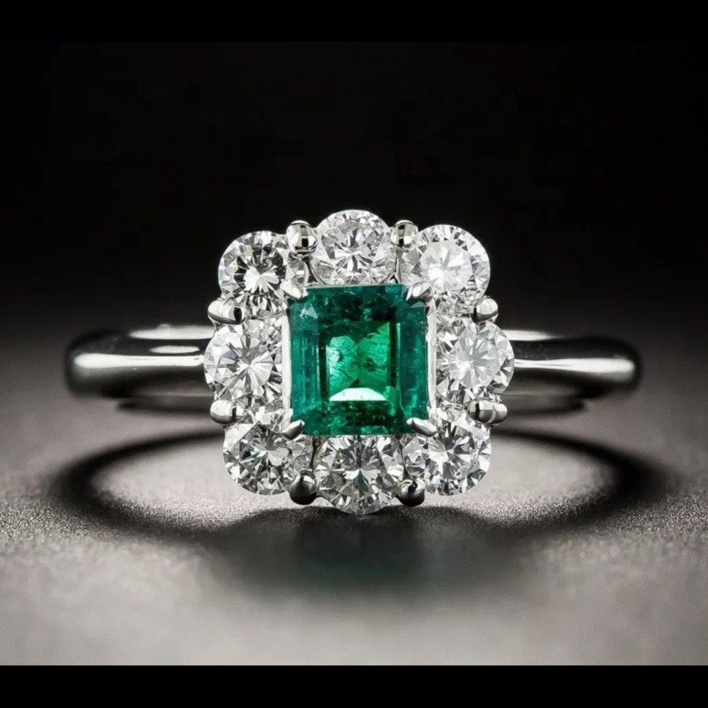 Simulated Emerald Luxury Ring Sz 8